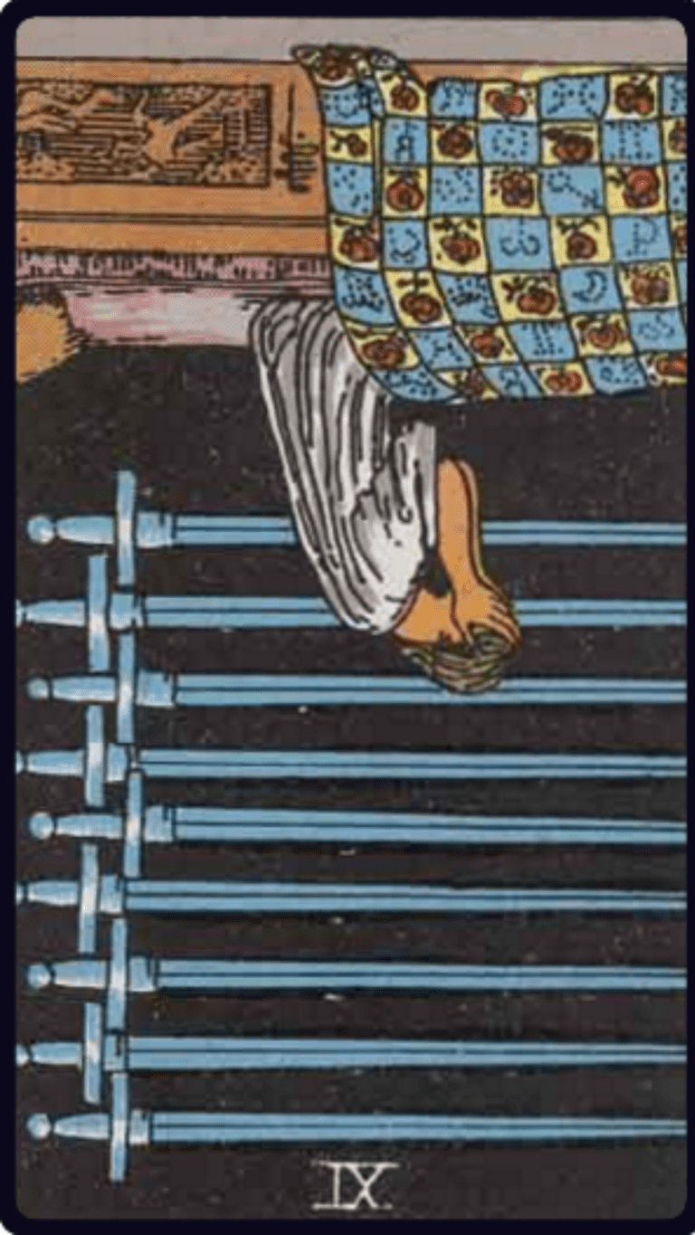 9 de Espadas no Tarot: Significado no Amor, Financeiro e Mais